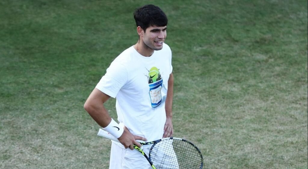 Alcaraz va en busca de su tercer Wimbledon