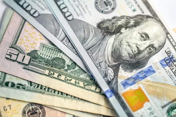 Depósitos en divisas suben 184,92% interanual y representan 37,78% de las captaciones bancarias
