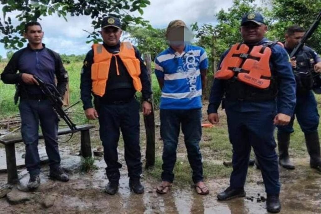Detenido hombre que mató a su expareja y los hijos de la mujer a machetazos en Apure