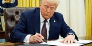 EE.UU. impondrá multas de casi mil dólares diarios a inmigrantes que desobedezcan órdenes de deportación