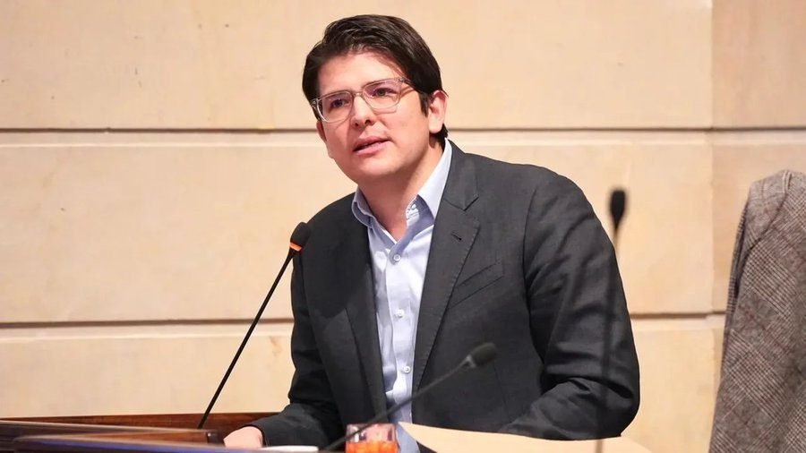 Miguel Uribe Turbay fue sometido a otra cirugía, su esposa reveló que "salió muy bien"