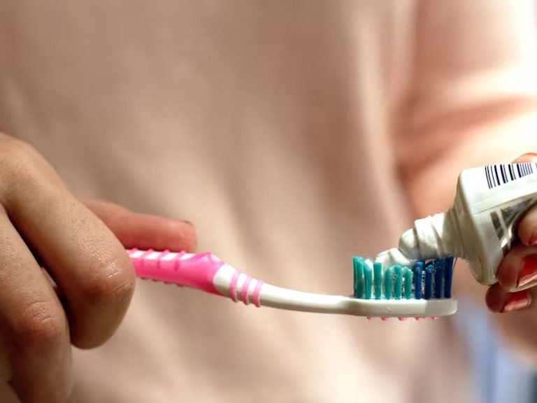 Ministerio de Salud alerta sobre uso de una reconocida pasta dental en Venezuela