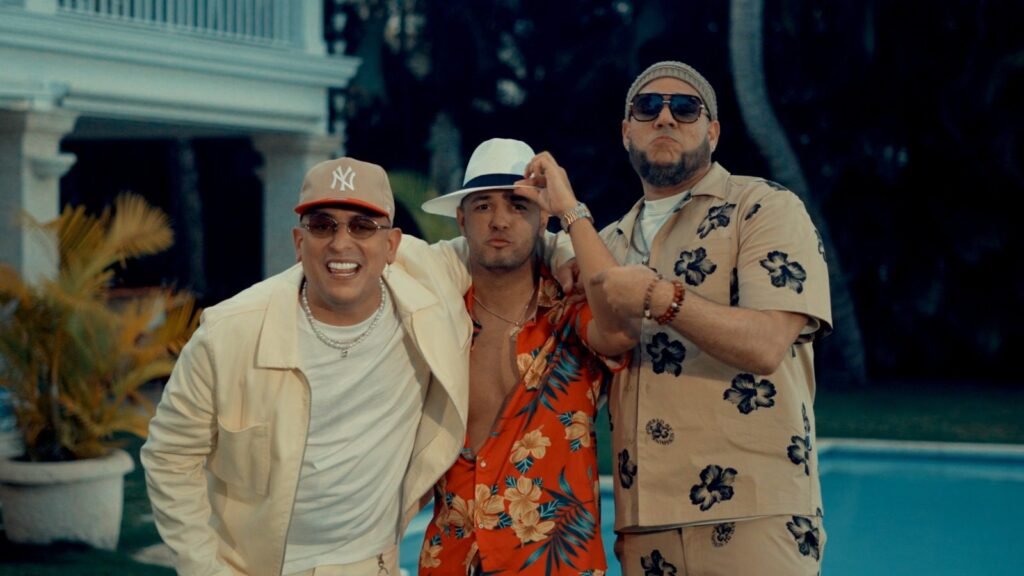 Pioneros del reggetón J. king & Maximan regresan con el sencillo "Pa' Que Me Llama"