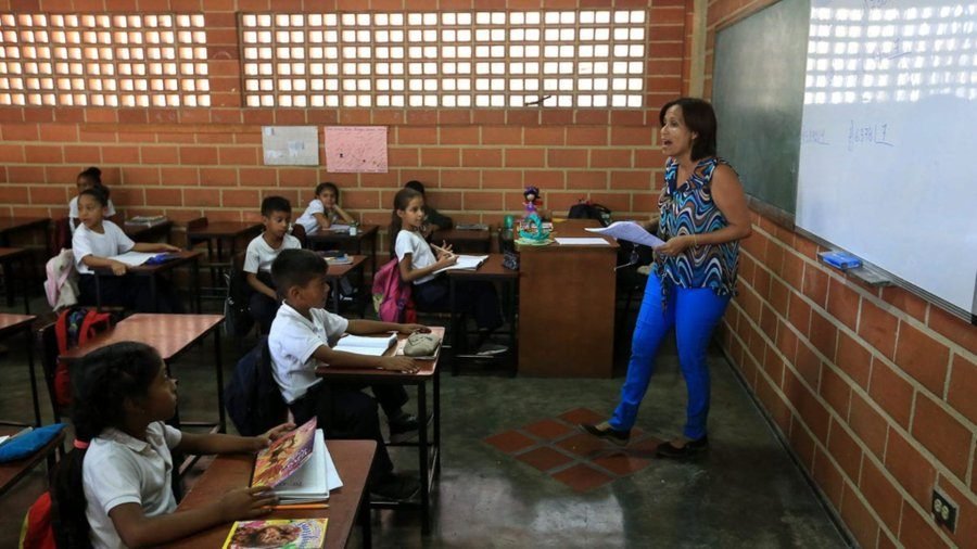 Suspenden salario a trabajadores del sector educación en el Zulia