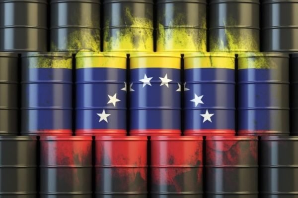 Venezuela afirma que sus reservas petroleras certificadas han aumentado en un 30%