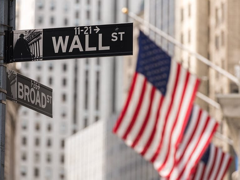 Wall Street cierra en verde mientras el petróleo cae tras el ataque de Irán