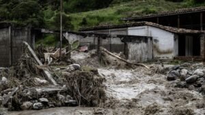 varias zonas están incomunicadas por fuertes lluvias en Mérida