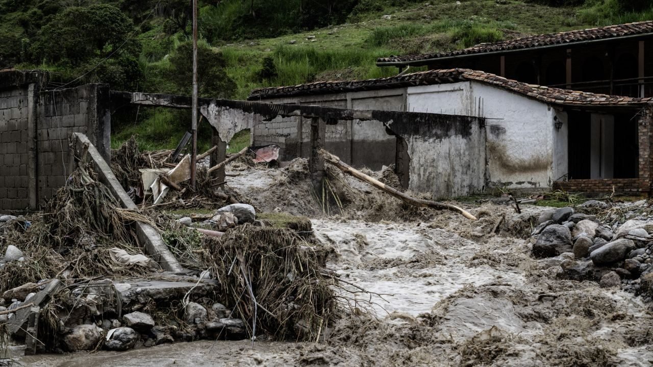 varias zonas están incomunicadas por fuertes lluvias en Mérida