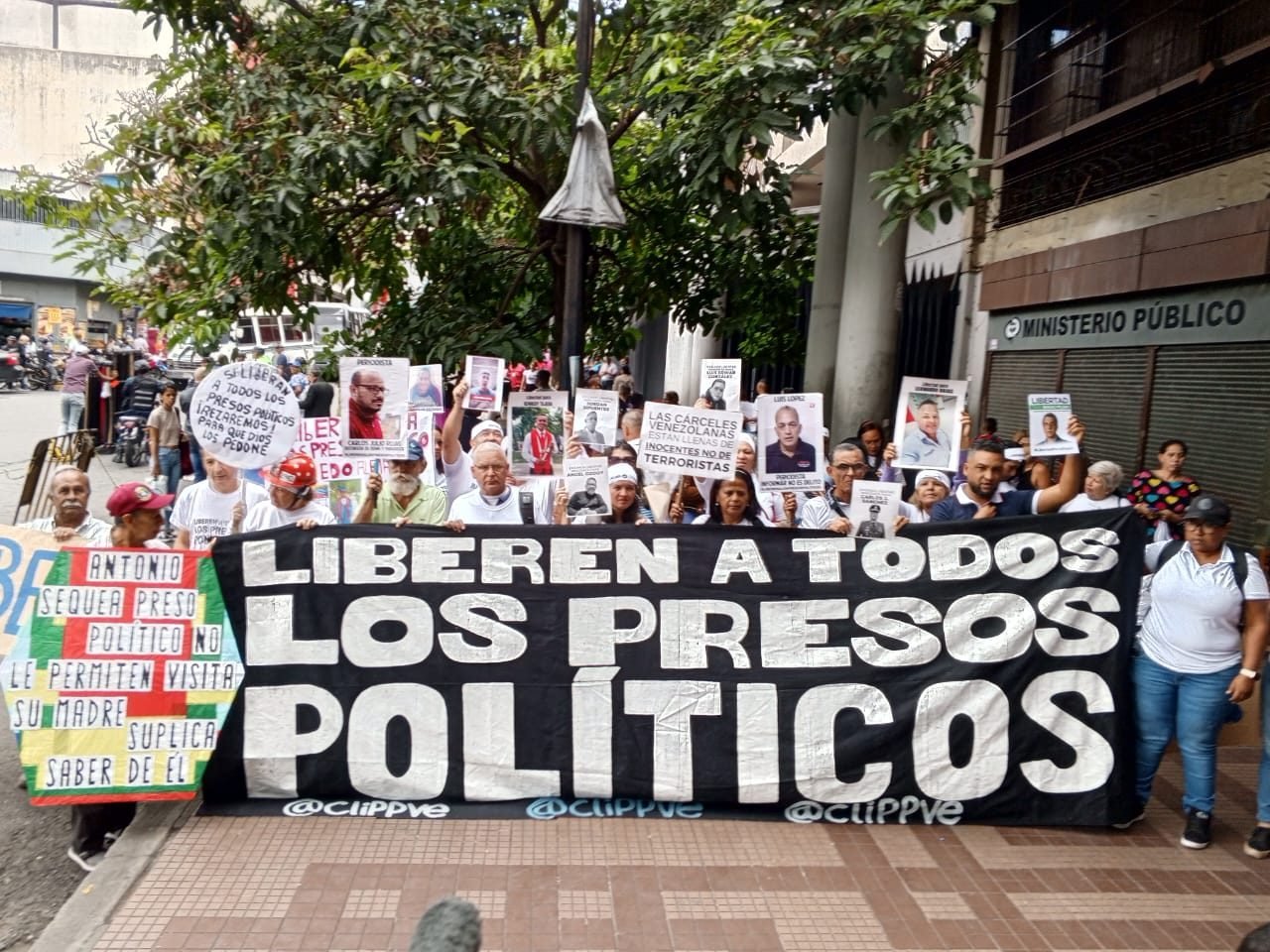 Al menos 17 presos políticos se encuentran sometidos a aislamiento prolongado, inhumano e injustificado, denuncian familiares