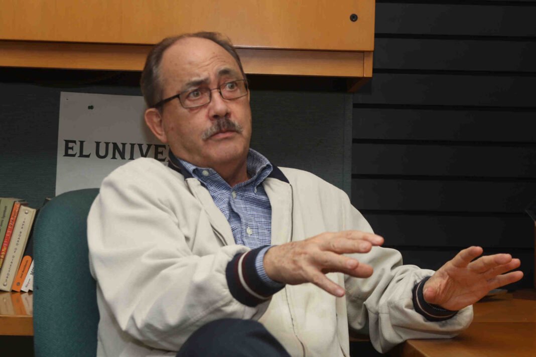 Felipe Mujica condenó que el Gobierno "manipule" la situación de las lluvias