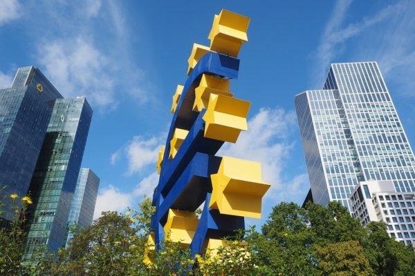 Inflación de la eurozona tuvo en junio un alza marginal y se situó en 2,0% interanual