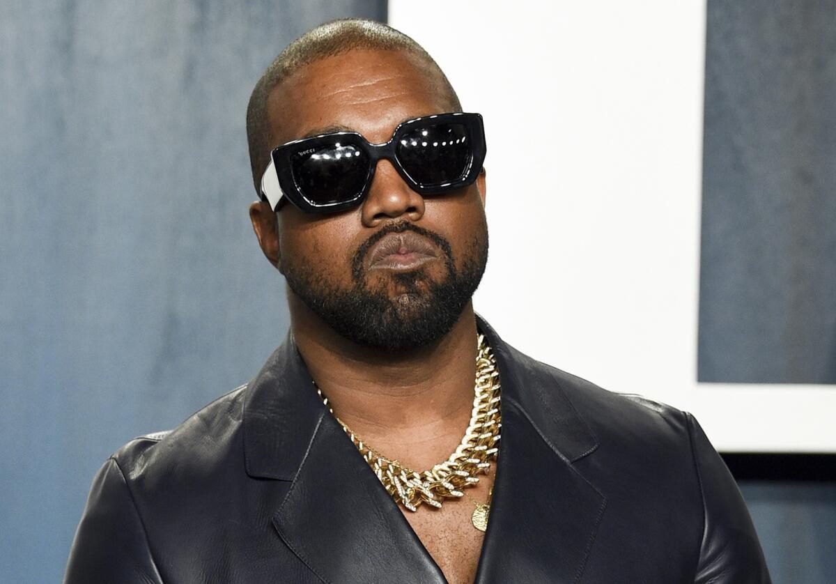 Kanye West fue acusado de agresión y tráfico sexual