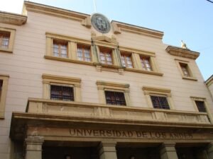 La Universidad de Los Andes mantiene pruebas internas de admisión, según informan en redes sociales