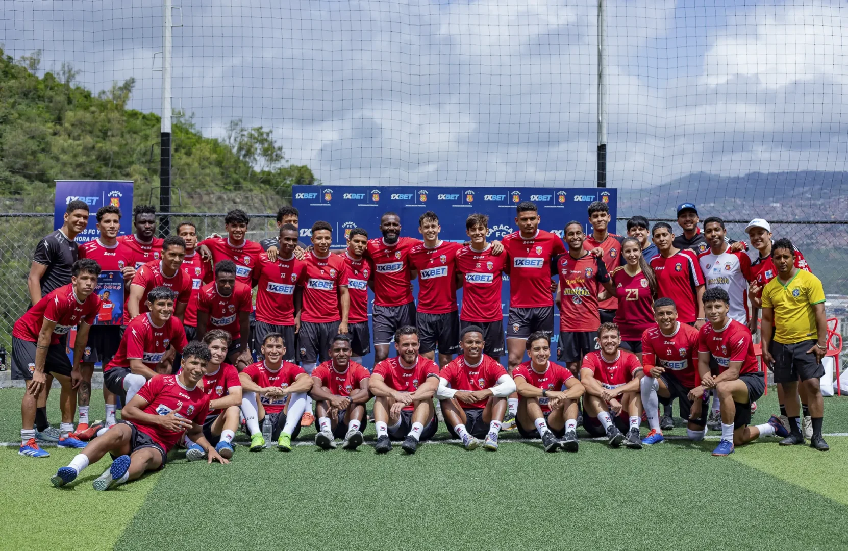 Los aficionados del Caracas FC conocieron a su equipo favorito en un entrenamiento abierto