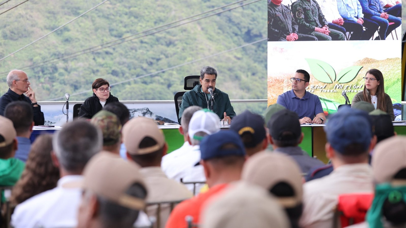 Maduro lanzó "Gran Misión Madre Tierra Venezuela" para "evaluar daño climático"