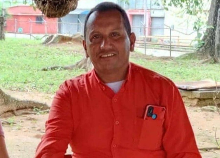 Muere educador tras ser mordido por una mapanare