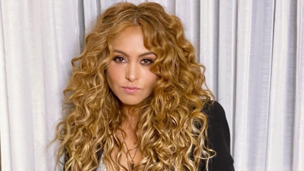 Paulina Rubio acusó a su exesposo de secuestrar a su hijo