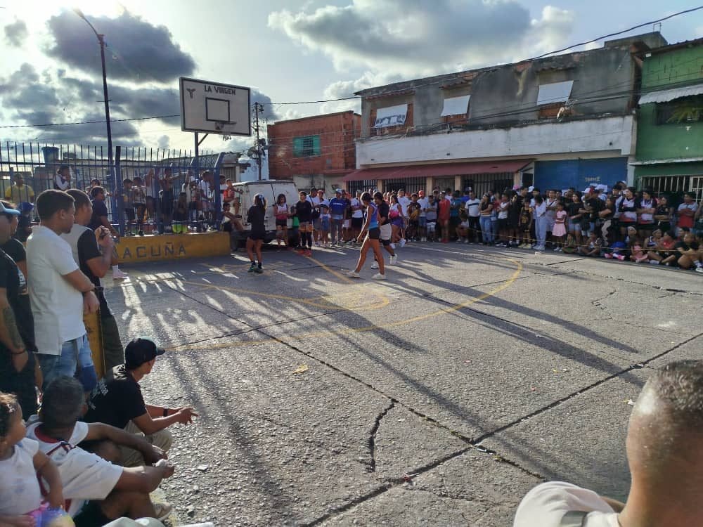 Torneo de básquet se llevó a cabo en "La Virgen" del barrio Unión de Petare
