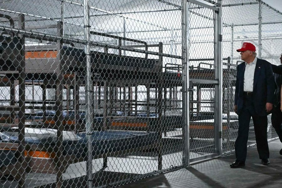 Trump inaugura "Alligator Alcatraz", centro de detención para migrantes rodeado de caimanes