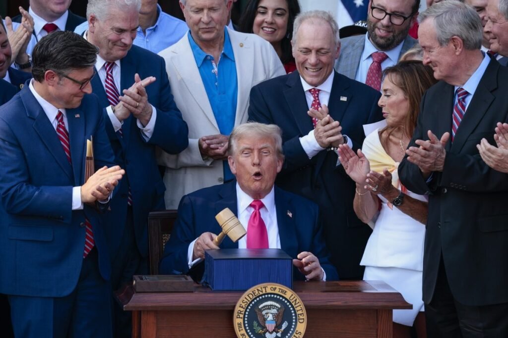 Trump promulga su ley presupuestaria "grande y hermosa" el día de la Independencia