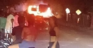 Una mujer muerta y 3 policías heridos por explosión de carro bomba en suroeste de Colombia