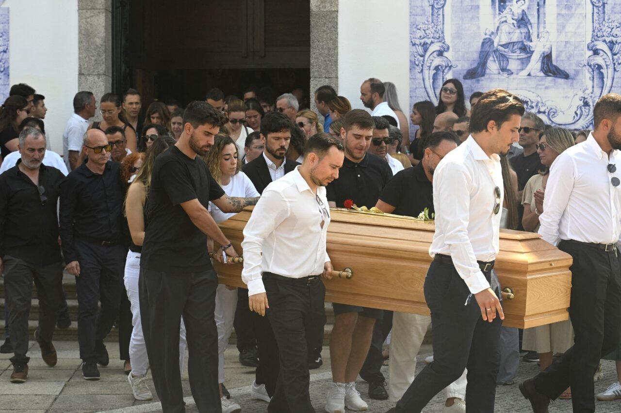 emotiva despedida con estrellas del fútbol
