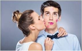 ¿La caries se puede contagiar con un beso?
