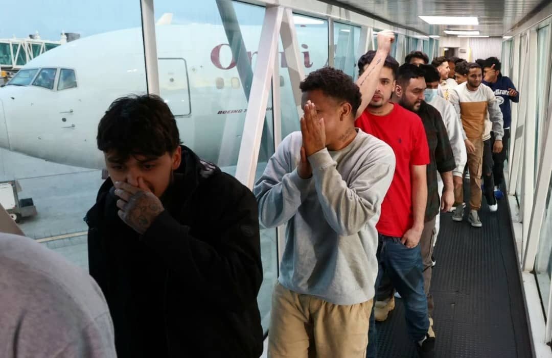 157 hombres, 42 mujeres y un niño