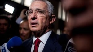 Álvaro Uribe denuncia juicio sesgado de la jueza e invoca la justicia internacional