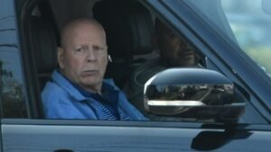Bruce Willis es llevado a un asilo, su familia ya no lo puede cuidar