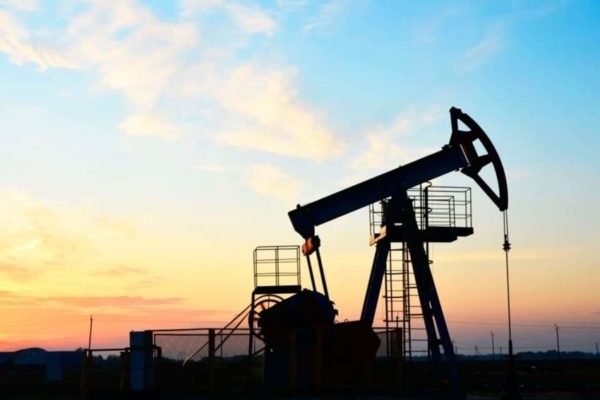 El petróleo de Texas baja un 0,82% tras la subida de las reservas de crudo de EE.UU