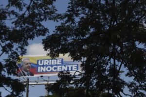 El uribismo convoca marchas el 7 de agosto en respaldo al expresidente y a "la democracia"