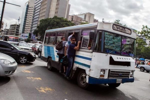 Estiman que el 40% de las unidades de transporte urbano están fuera de servicio