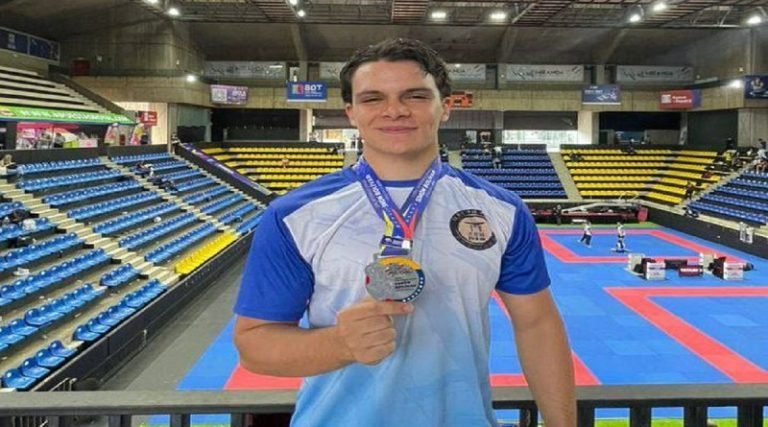 Hakim Ariza se alza con medalla de plata en Copa Simón Bolívar 2025 de karate