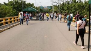 Hasta 150 personas cruzan diariamente la frontera del Táchira hacia Colombia, según la OIM