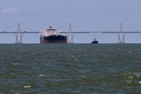 Llegó a puerto venezolano primer barco fletado por Chevron para cargar petróleo