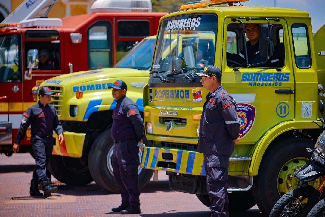 Monagas y Zulia celebran a los bomberos en su día