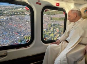 Papa León XIV llegó en helicóptero a acto del Jubileo de los jóvenes