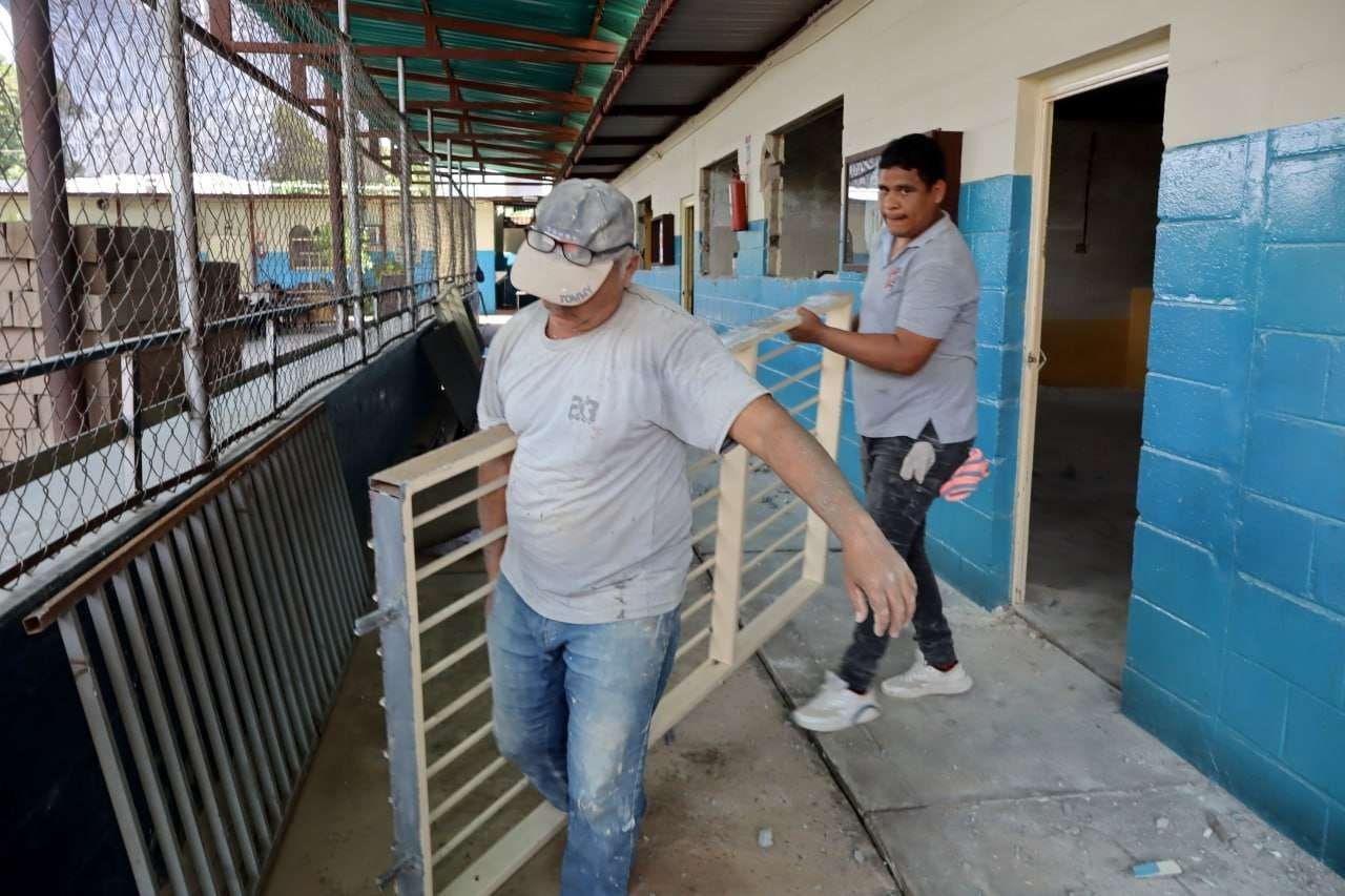 Rehabilitarán escuelas en Barinas y Zulia de la mano de las Bricomiles