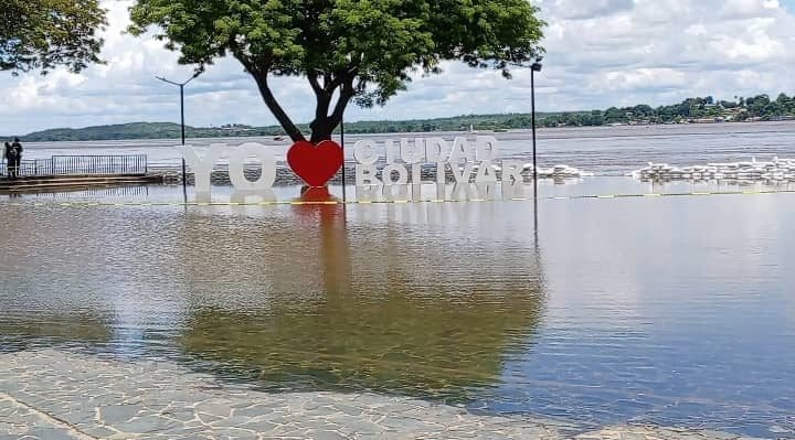 Río Orinoco llegó a la alerta roja en Ciudad Bolívar