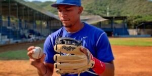 Tiburones de La Guaira adquirió a Máximo Acosta de Águilas del Zulia