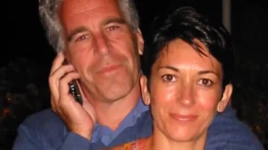 Trasladan a cómplice de Epstein, Ghislaine Maxwell, a cárcel de mínima seguridad en Texas