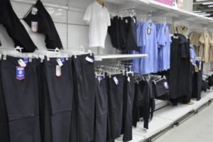 Ventas de uniformes escolares de producción nacional cayeron 60%, asegura Cavediv