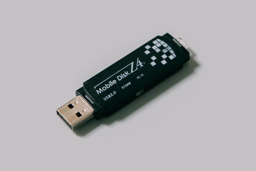 ¿Quién inventó la memoria USB?